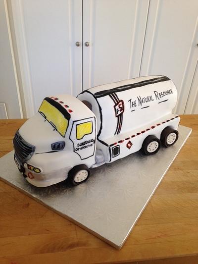 Fuel truck - Cake by Marlene Evans