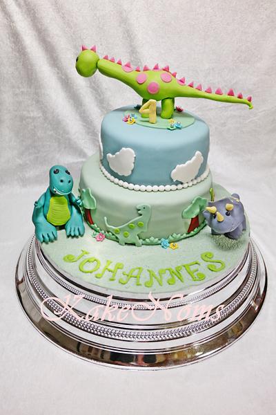 Dinosaur cake - Cake by KakeNoms 