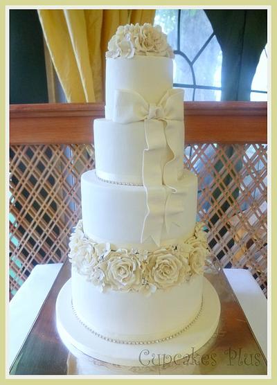 Ivory Rose Wedding Cake - Cake by Janice Baybutt