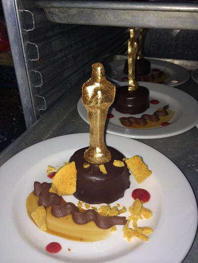 A night at the Oscars - Cake by Tipsy Cake 
