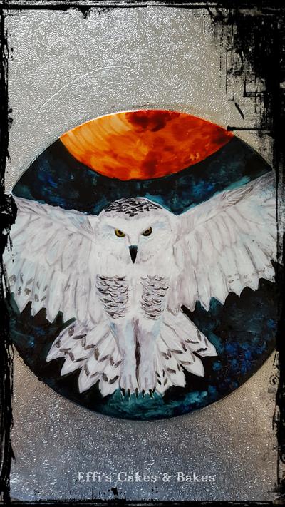 Cake Topper Owl with Blood Moon (hand painted)  - Cake by Effi's Cakes & Bakes 