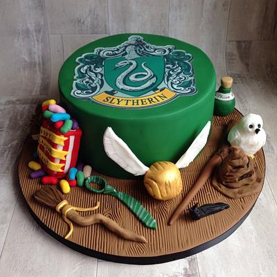 Slytherin cake  - Cake by Daisycupcake