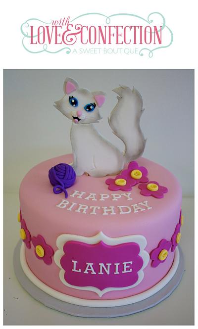 White Kitty - Cake by Veronica Arthur | The Butterfly Bakeress 