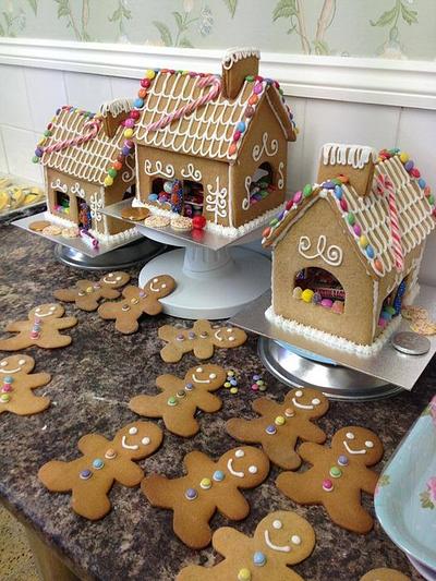 Gingerbread house - Cake by Lesley Southam