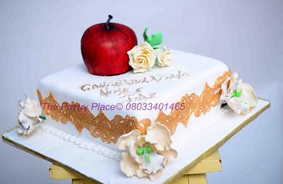 sculpted apple topper - Cake by thepastryplace