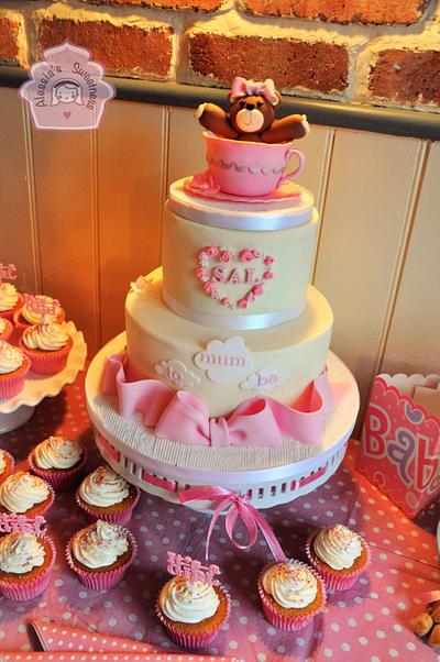 Bear-Tea Baby Shower Cake - Cake by Alessia's Sweetness 