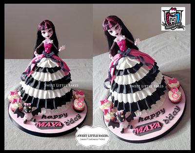Monster High Doll Cake - Draculaura - Cake by SLBakes