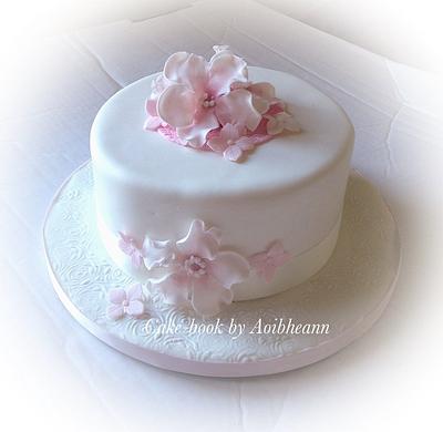 simple floral cake - Cake by Aoibheann Sims