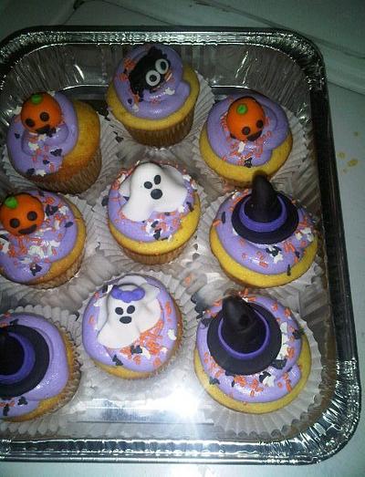Halloween cupcakes!!!!  - Cake by Gabriela Mera
