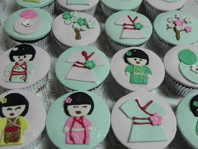 Cupcakes Japanese Designs - Cake by Monica Garzon Hoheb