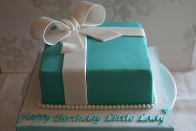 Gift Box Cake - Cake by Mimi's Sweet Treats