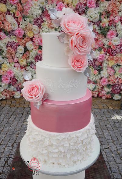 Wedding Cake with Roses - Cake by Torty Katulienka