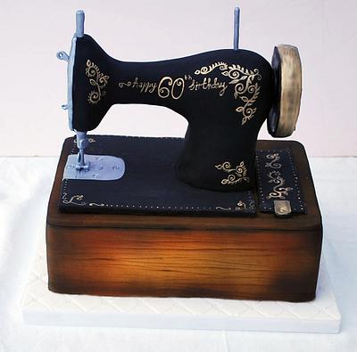 Singer Sewing Machine - Cake by Danielle Lainton