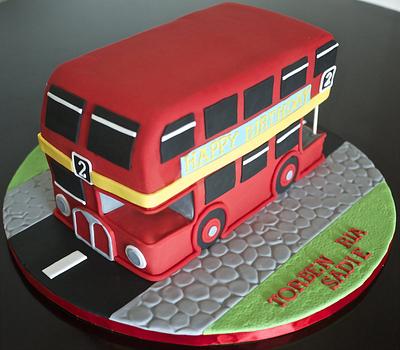 London bus cake - Cake by Partymatecakes 