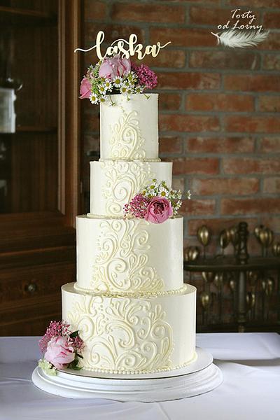 Swiss meringue wedding cake - Cake by Lorna
