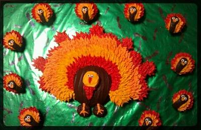 Turkey cupcake pullaway  - Cake by First Class Cakes