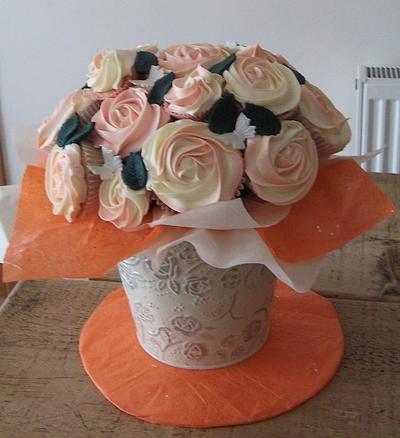 Cupcake Bouquet - Cake by Claire G