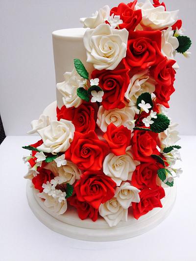Red and white roses - Cake by Isabelle
