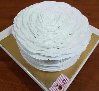Whippedcream Full Bloom Rose  - Cake by Michelle's Sweet Temptation