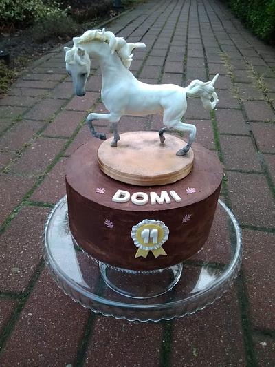 White horse - Cake by LidiaNadolska