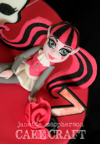 Draculaura Monster High cake - Cake by Janette MacPherson Cake Craft