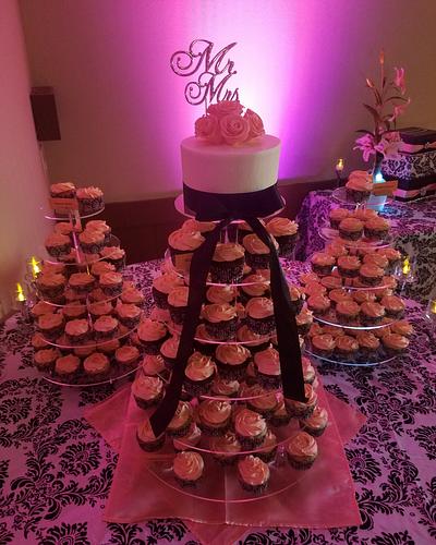 Coral and Damask Wedding Cupcakes  - Cake by Gearhartcakes