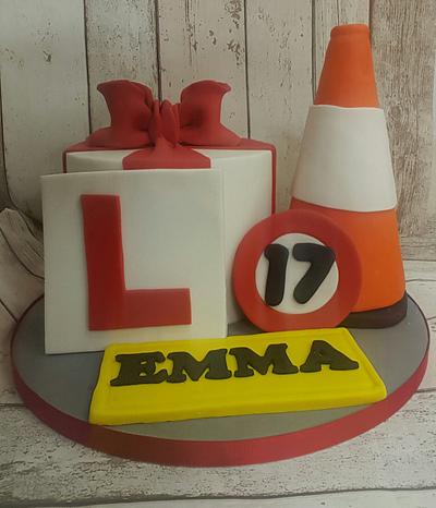 17th L plate  - Cake by d and k creative cakes