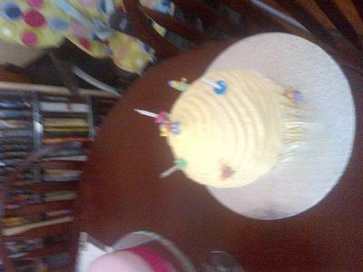 giant cupcake - Cake by diane