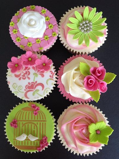 Pink & green cupcakes - Cake by MrsM