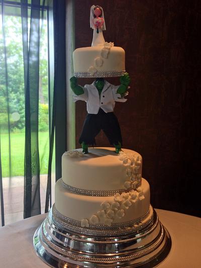Hulk wedding cake - Cake by Savanna Timofei