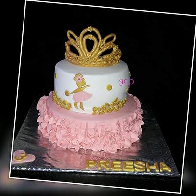  Princess Crown cake - Cake by yummiezcakespoint