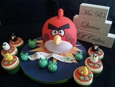 Angry Birds - Cake by Sam Belben