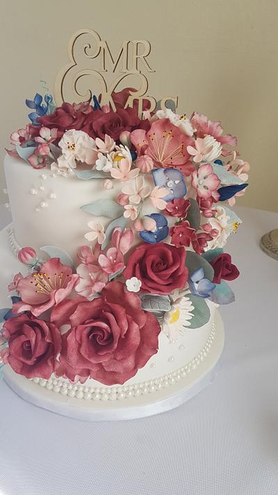 Timeless classic meets enchanted garden. - Cake by SugarArtistry