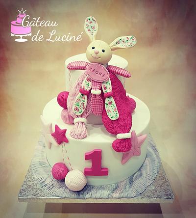 Sweet cuddly rabbit  - Cake by Gâteau de Luciné