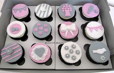 Vintage cupcakes - Cake by Bosworthbakery