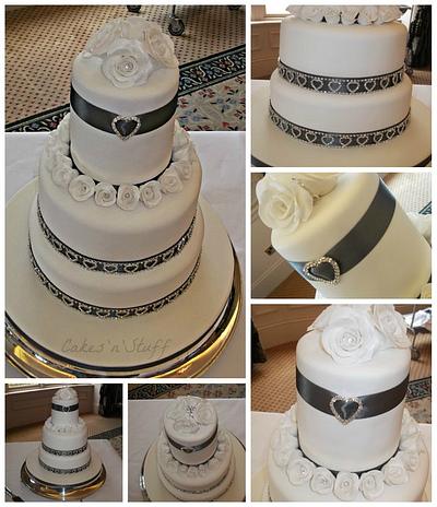 Elegant wedding cake - Cake by Cakesnstuff