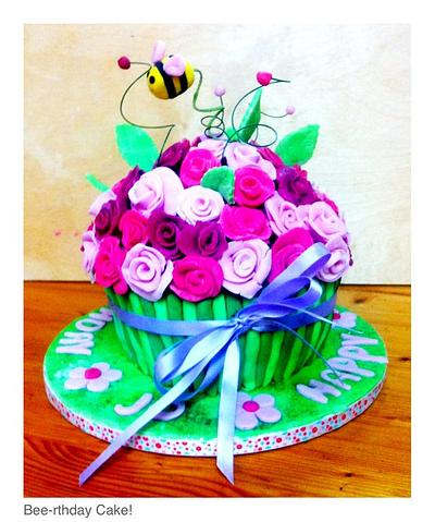 Bee-rthday Cake - Cake by TheCookingMonster's Kitchen