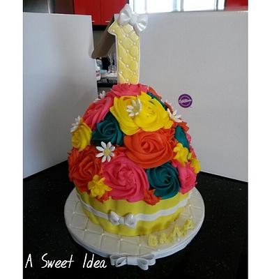 Giant Cupcake  - Cake by Innessa M