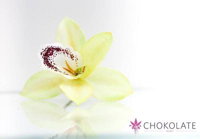 Wafer Paper Flower: Orchids (cymbidium) - Cake by ChokoLate Designs