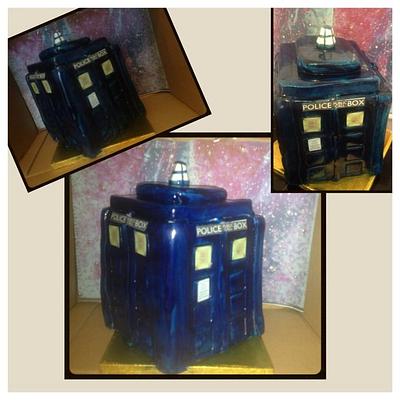 Dr Whos Tardis - Cake by Witty Cakes