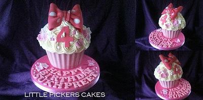 If minnie mouse was a GCC :) - Cake by little pickers cakes