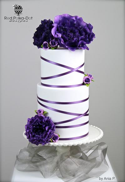 Purple roses wedding cake - Cake by RED POLKA DOT DESIGNS (was GMSSC)
