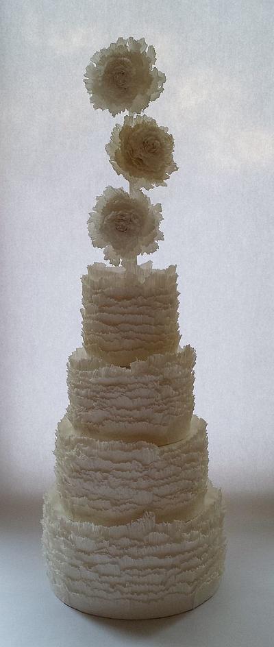 Frilled wedding cake with over-sized flowers - Cake by Maria