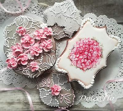 Pink flowers on lace - Cake by DolceFlo