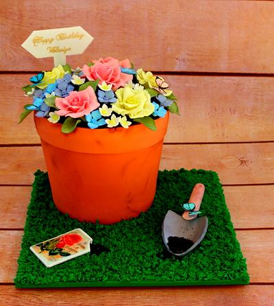Flower pot  - Cake by mac1