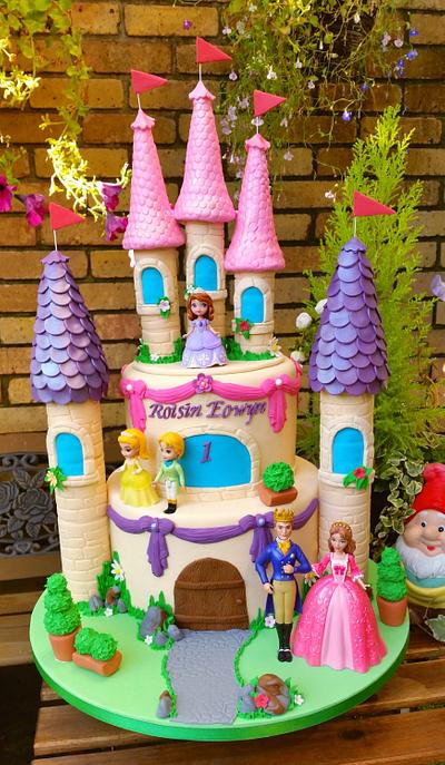 Sofia the First Castle Cake - Cake by Pearly Cakes 