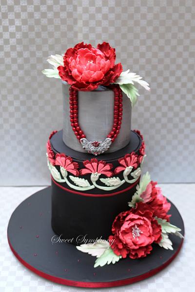 Chic and Elegant  - Cake by Sweet Symphony