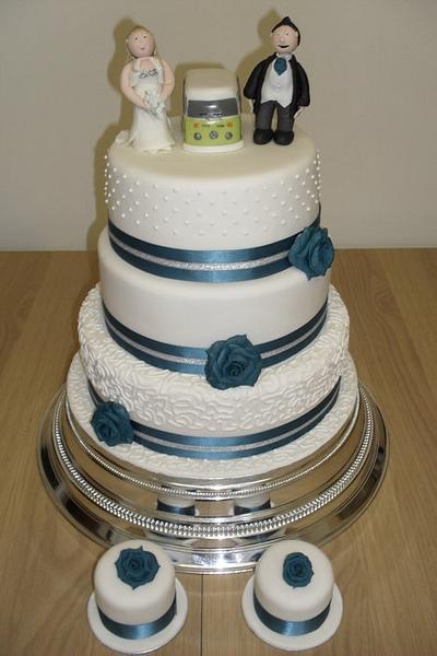 Turqoise Wedding Cake - Cake by David Mason