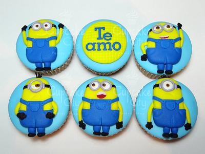 Minions Cupcakes - Cake by CupcakeCity