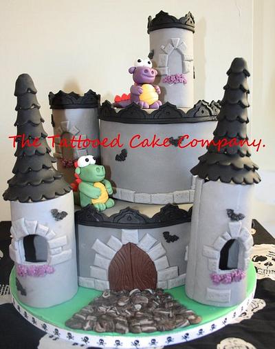 Isabella's gothic castle - Cake by TattooedCake